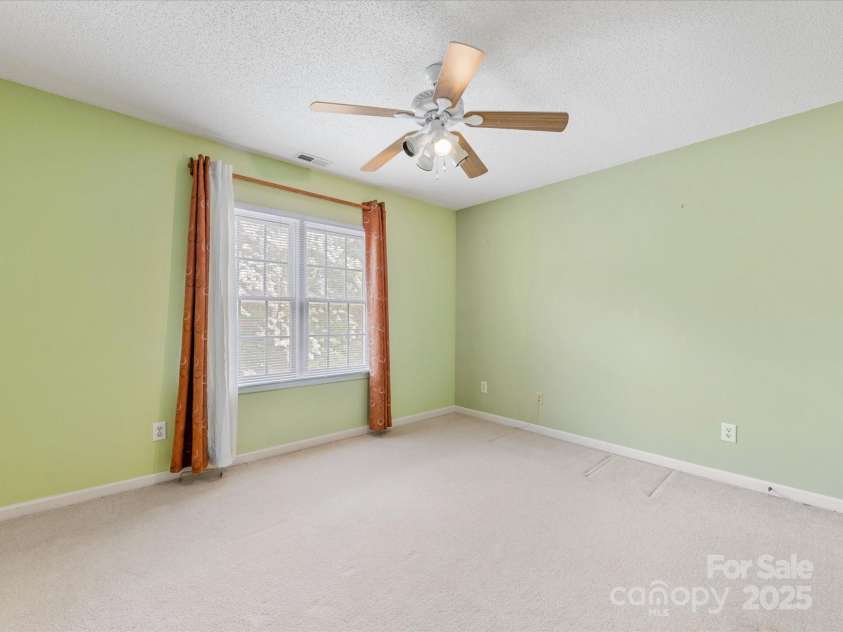 15139 Wiltshire Manor Drive, Charlotte, NC 28278.  MLS# CAR4279893, YatesRealty ID 27480. 