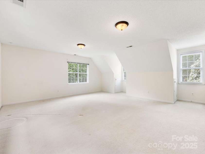 15139 Wiltshire Manor Drive, Charlotte, NC 28278.  MLS# CAR4279893, YatesRealty ID 27480. 