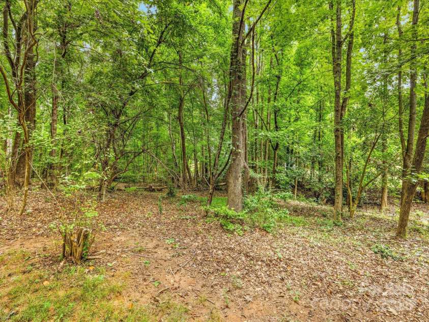 15139 Wiltshire Manor Drive, Charlotte, NC 28278.  MLS# CAR4279893, YatesRealty ID 27480. 