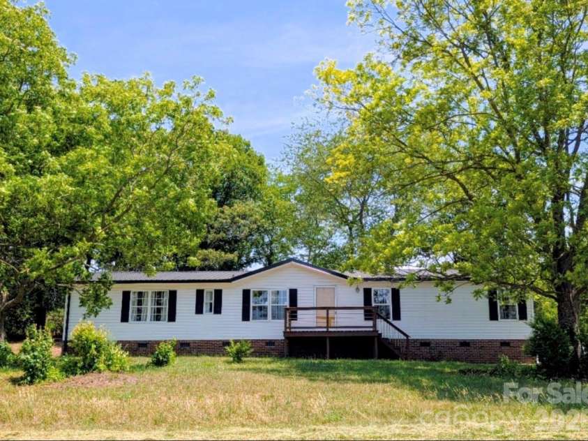 33 Honeysuckle Lane, Taylorsville, NC 28682.  MLS# CAR4389397, YatesRealty ID 27480. 