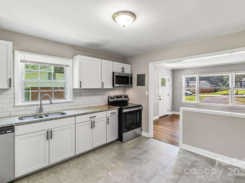 4413 Tillman Road, Charlotte, NC 28208.  MLS# CAR4271901, YatesRealty ID 27481. 