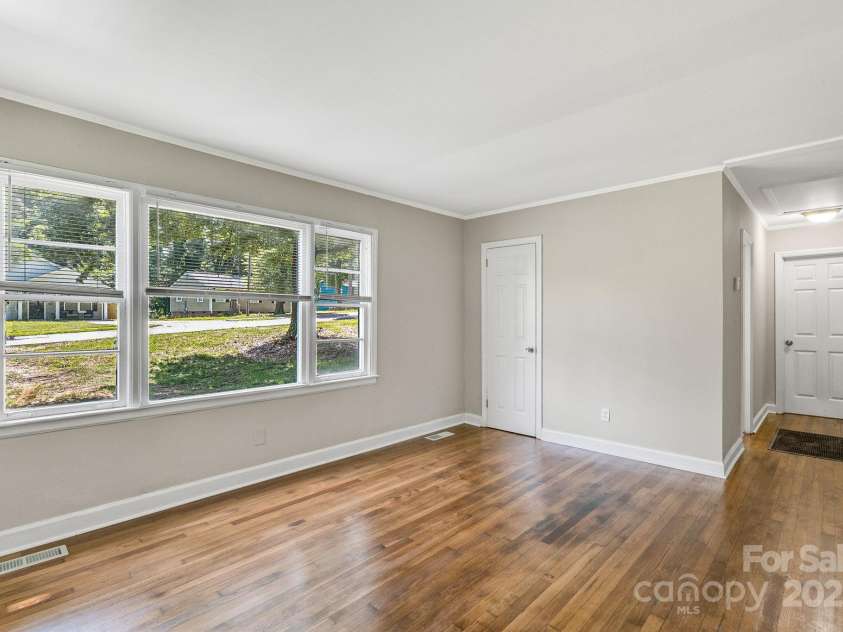 4413 Tillman Road, Charlotte, NC 28208.  MLS# CAR4271901, YatesRealty ID 27481. 