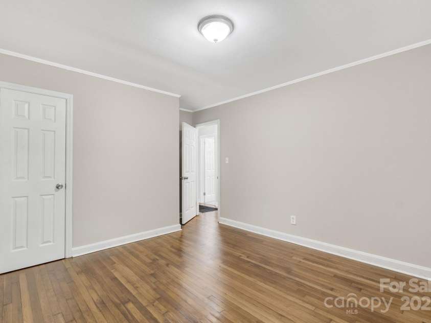 4413 Tillman Road, Charlotte, NC 28208.  MLS# CAR4271901, YatesRealty ID 27481. 