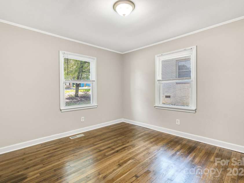 4413 Tillman Road, Charlotte, NC 28208.  MLS# CAR4271901, YatesRealty ID 27481. 