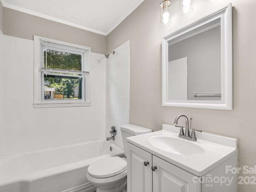 4413 Tillman Road, Charlotte, NC 28208.  MLS# CAR4271901, YatesRealty ID 27481. 