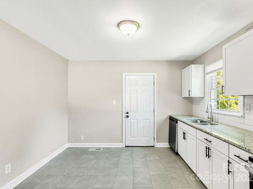 4413 Tillman Road, Charlotte, NC 28208.  MLS# CAR4271901, YatesRealty ID 27481. 