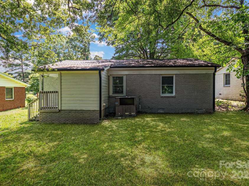 4413 Tillman Road, Charlotte, NC 28208.  MLS# CAR4271901, YatesRealty ID 27481. 