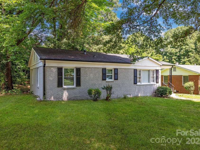 4413 Tillman Road, Charlotte, NC 28208.  MLS# CAR4271901, YatesRealty ID 27481. 
