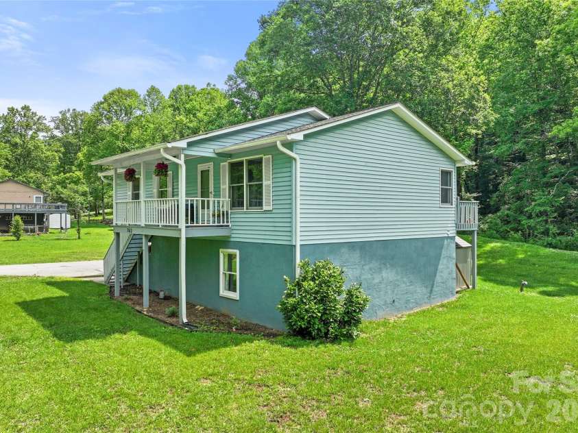 763 Bee Tree Road, Swannanoa, NC 28778.  MLS# CAR4387747, YatesRealty ID 27481. 