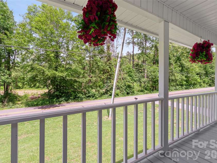 763 Bee Tree Road, Swannanoa, NC 28778.  MLS# CAR4387747, YatesRealty ID 27481. 