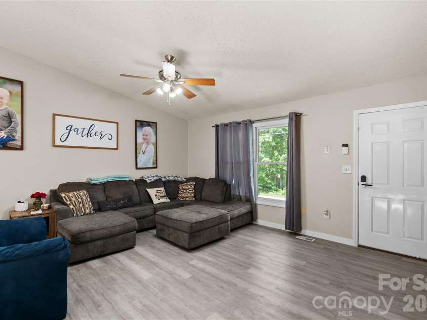 763 Bee Tree Road, Swannanoa, NC 28778.  MLS# CAR4387747, YatesRealty ID 27481. 