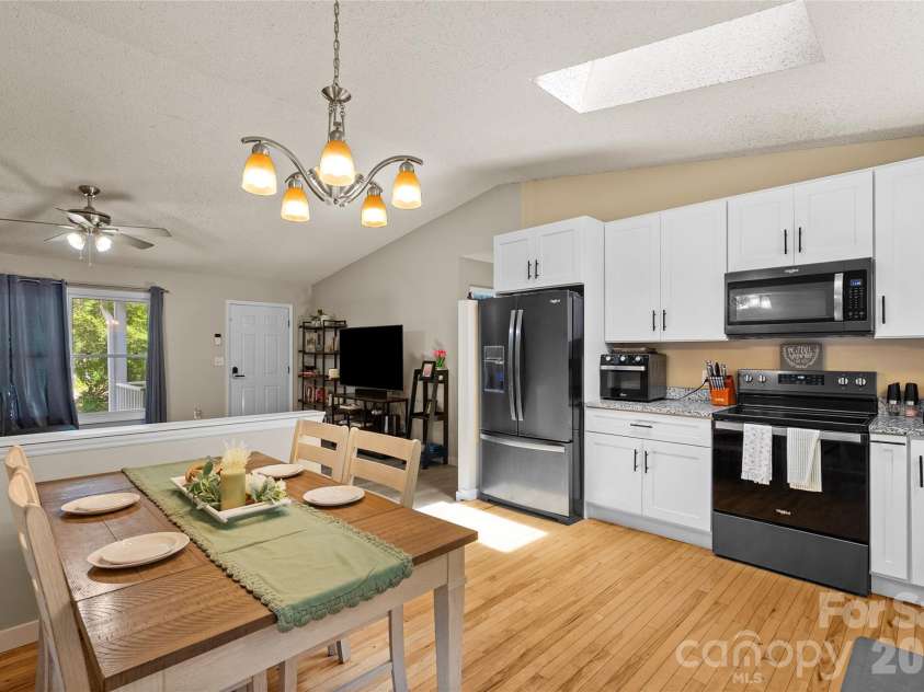 763 Bee Tree Road, Swannanoa, NC 28778.  MLS# CAR4387747, YatesRealty ID 27481. 