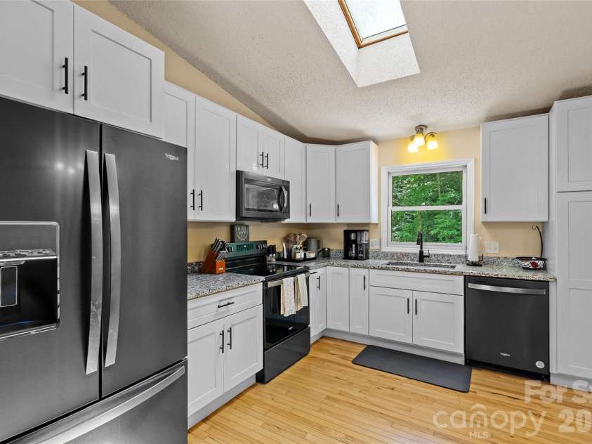763 Bee Tree Road, Swannanoa, NC 28778.  MLS# CAR4387747, YatesRealty ID 27481. 