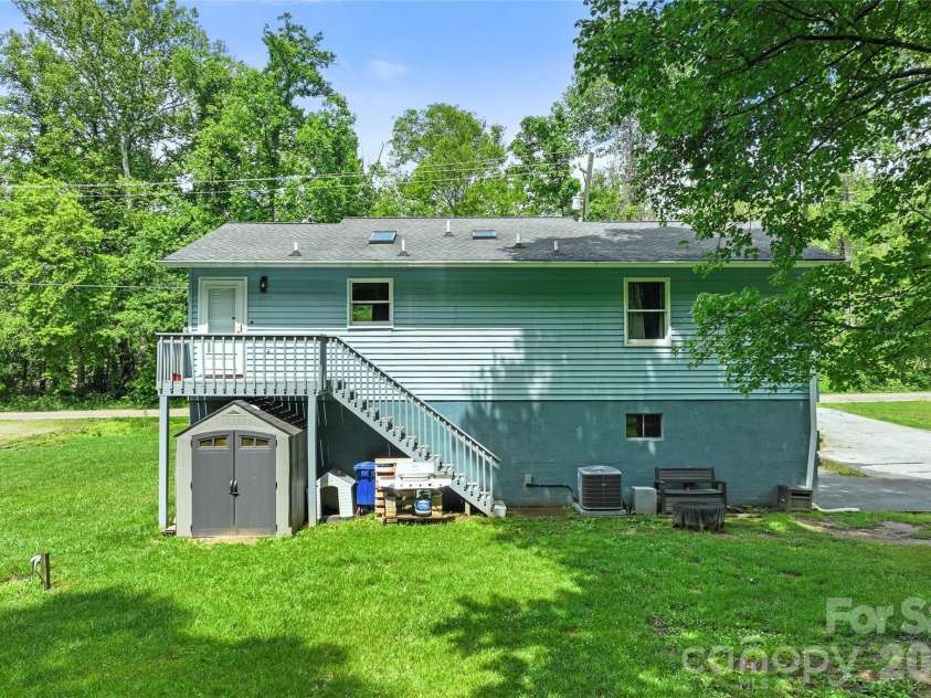763 Bee Tree Road, Swannanoa, NC 28778.  MLS# CAR4387747, YatesRealty ID 27481. 