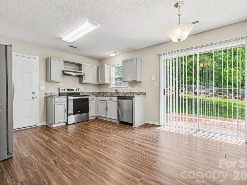 8028 Lobilia Lane, Charlotte, NC 28214.  MLS# CAR4386477, YatesRealty ID 27483. 