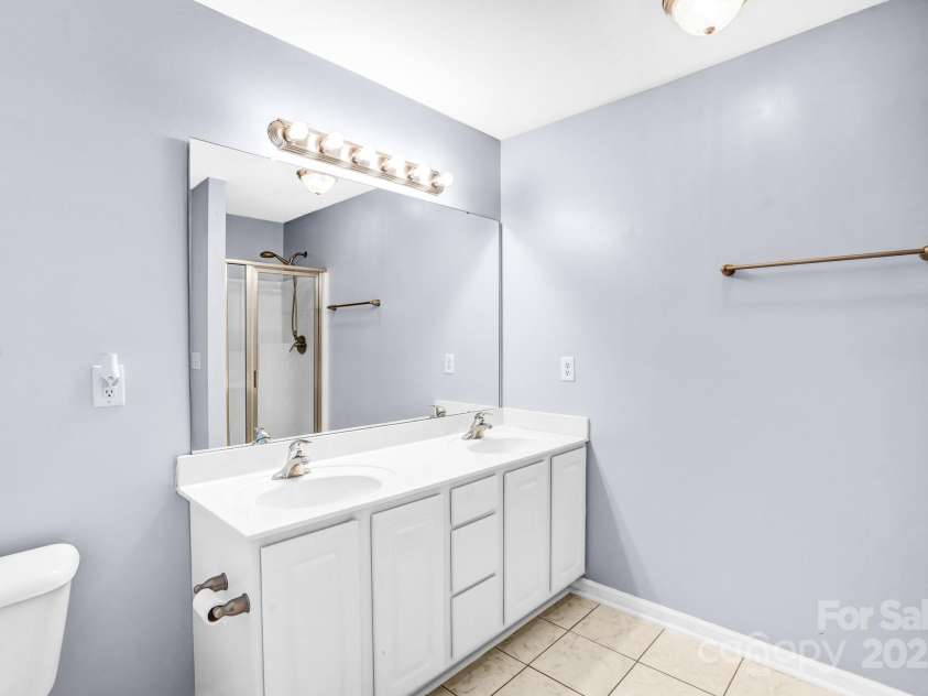 4412 Trillium Fields Drive, Charlotte, NC 28269.  MLS# CAR4274256, YatesRealty ID 27485. 