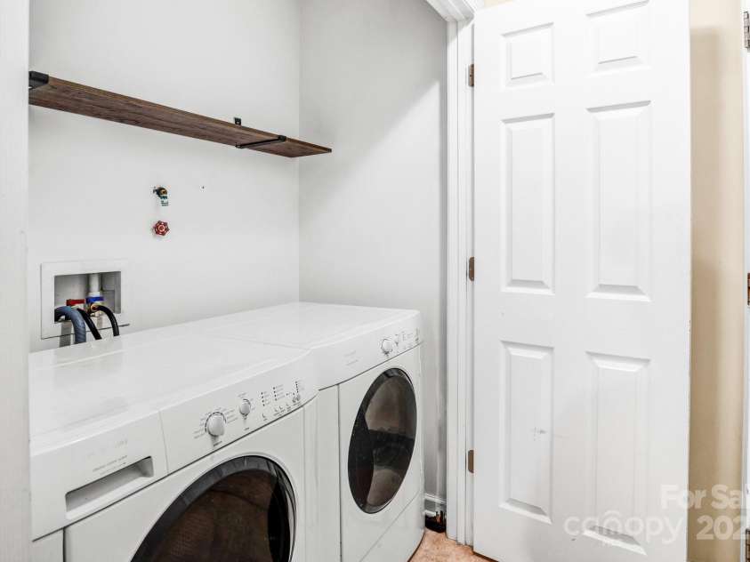 4412 Trillium Fields Drive, Charlotte, NC 28269.  MLS# CAR4274256, YatesRealty ID 27485. 