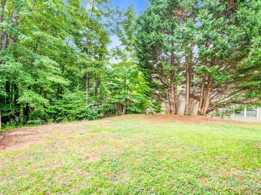 4412 Trillium Fields Drive, Charlotte, NC 28269.  MLS# CAR4274256, YatesRealty ID 27485. 