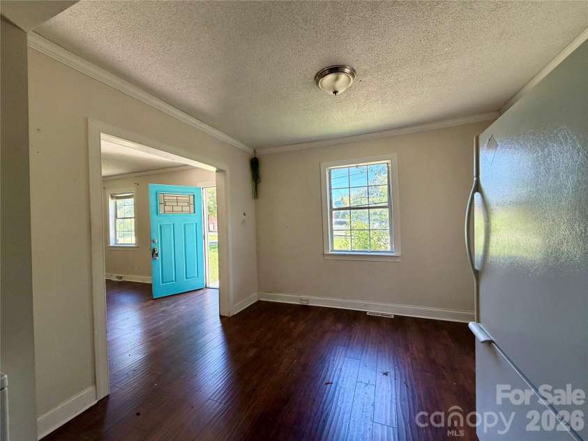 2825 Parkway Avenue, Charlotte, NC 28208.  MLS# CAR4389430, YatesRealty ID 27487. 