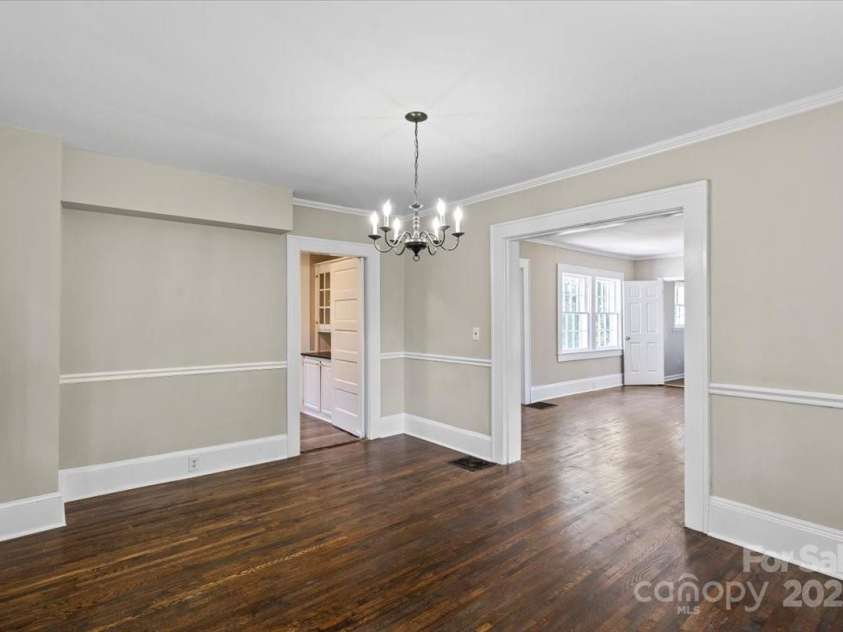 904 Edgewood Circle, Gastonia, NC 28052.  MLS# CAR4271349, YatesRealty ID 27487. 