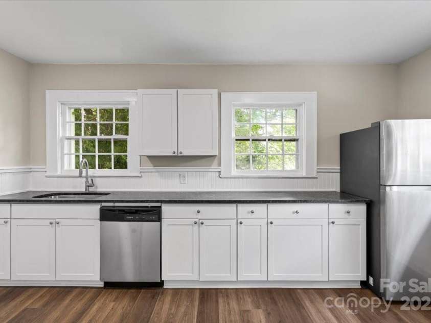 904 Edgewood Circle, Gastonia, NC 28052.  MLS# CAR4271349, YatesRealty ID 27487. 