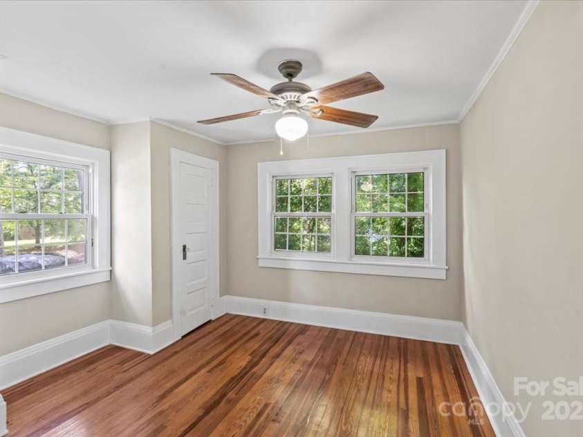 904 Edgewood Circle, Gastonia, NC 28052.  MLS# CAR4271349, YatesRealty ID 27487. 