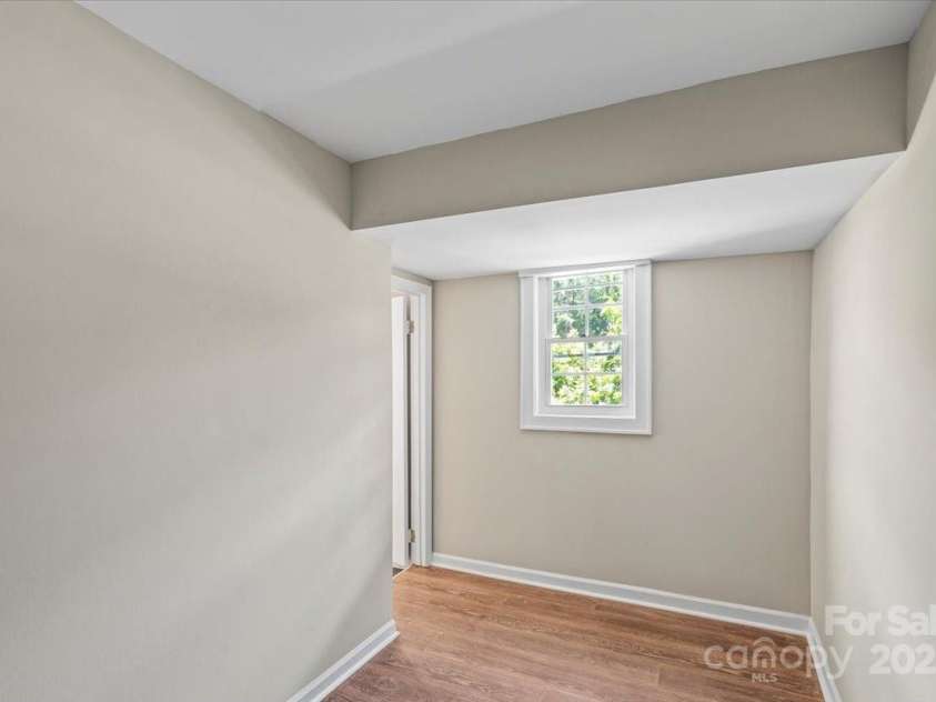 904 Edgewood Circle, Gastonia, NC 28052.  MLS# CAR4271349, YatesRealty ID 27487. Basement BR #4/flex space