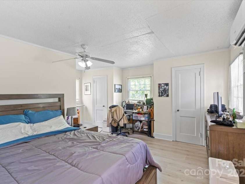 904 Edgewood Circle, Gastonia, NC 28052.  MLS# CAR4271349, YatesRealty ID 27487. Cottage bedroom