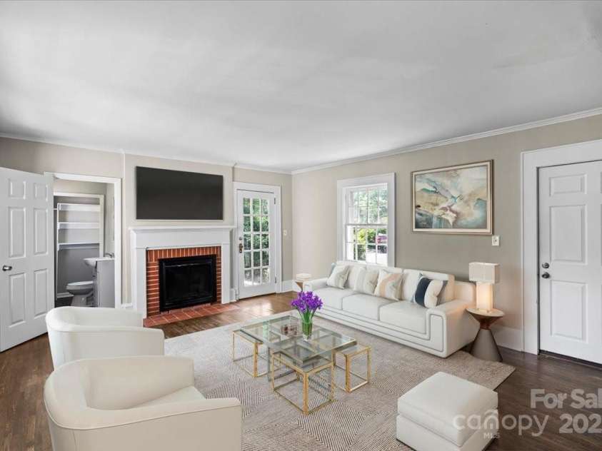 904 Edgewood Circle, Gastonia, NC 28052.  MLS# CAR4271349, YatesRealty ID 27487. Main floor Living room virtually staged