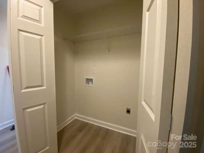 709 Falls Church Road, Charlotte, NC 28270.  MLS# CAR4275080, YatesRealty ID 27488. Interior Laundry