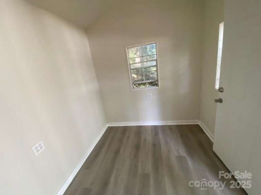 709 Falls Church Road, Charlotte, NC 28270.  MLS# CAR4275080, YatesRealty ID 27488. Interior of Outbuilding Could be Nice Craft / Office
