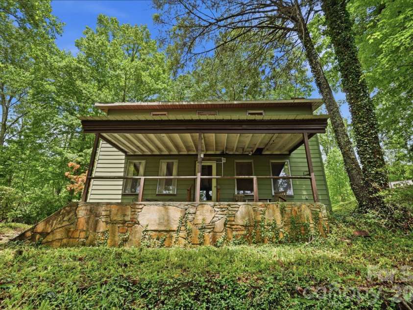 71 Warrior Road, Newland, NC 28657.  MLS# CAR4389465, YatesRealty ID 27488. 