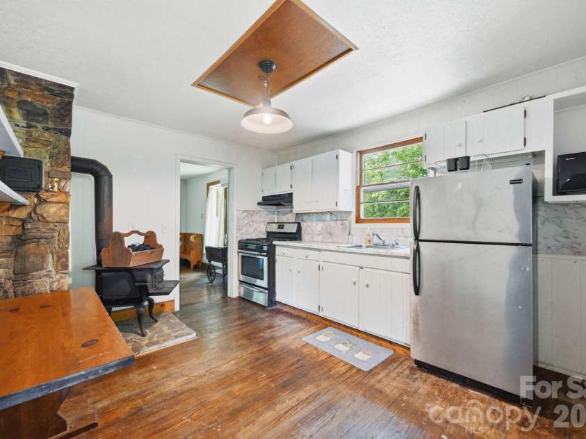 71 Warrior Road, Newland, NC 28657.  MLS# CAR4389465, YatesRealty ID 27488. 