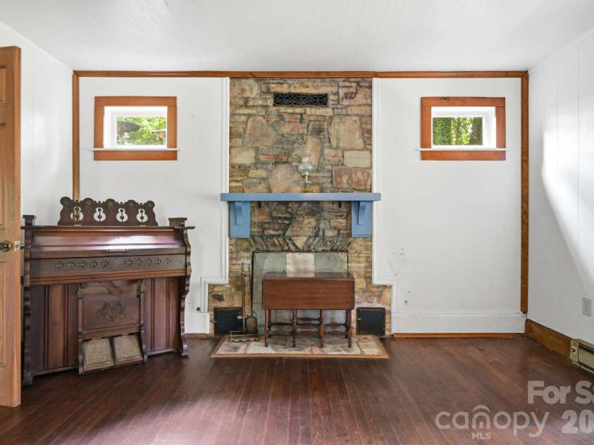71 Warrior Road, Newland, NC 28657.  MLS# CAR4389465, YatesRealty ID 27488. 