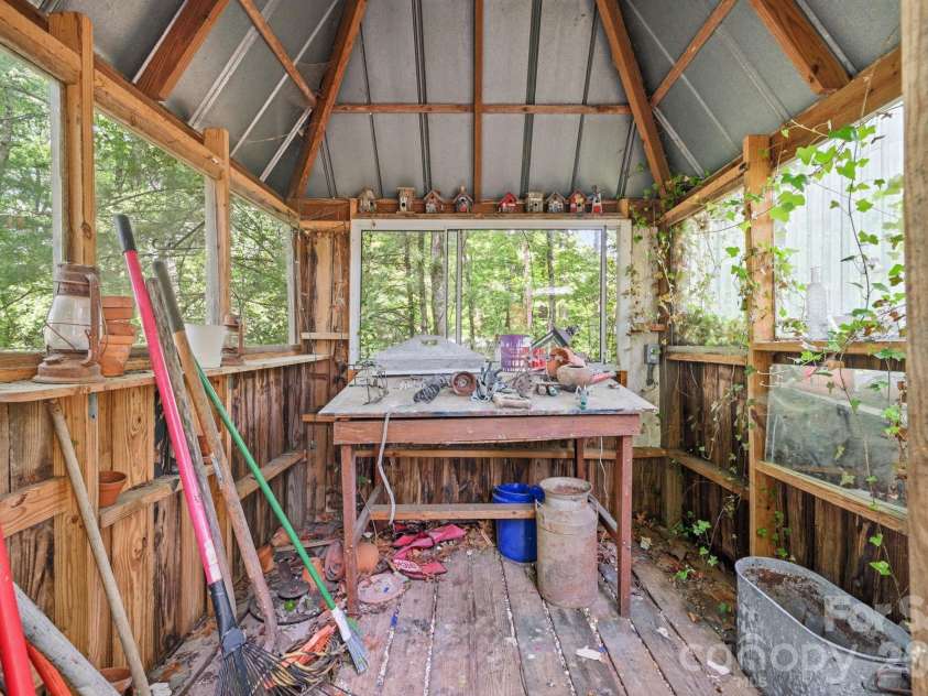 71 Warrior Road, Newland, NC 28657.  MLS# CAR4389465, YatesRealty ID 27488. 