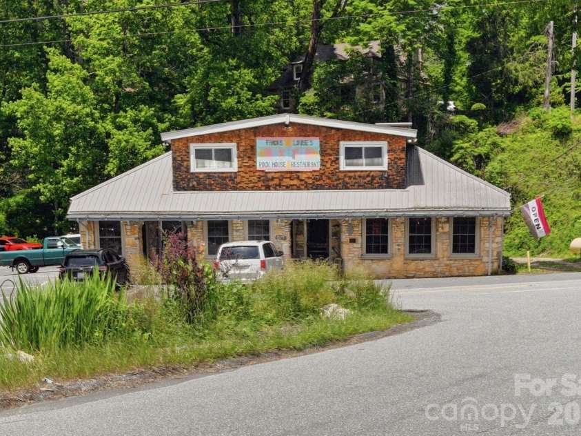 71 Warrior Road, Newland, NC 28657.  MLS# CAR4389465, YatesRealty ID 27488. 