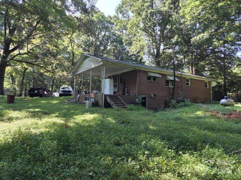 520 Summerow Road, Stanley, NC 28164.  MLS# CAR4278052, YatesRealty ID 27489. 