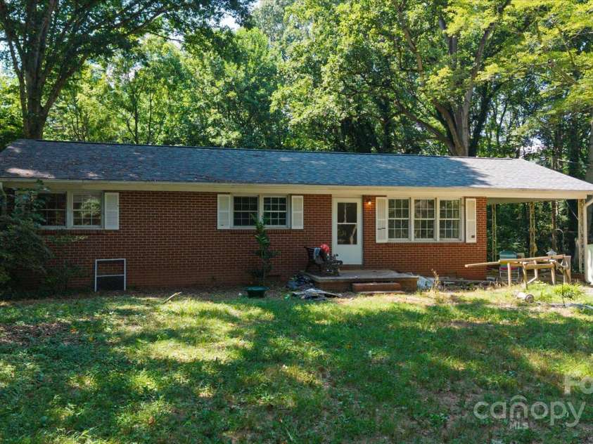 520 Summerow Road, Stanley, NC 28164.  MLS# CAR4278052, YatesRealty ID 27489. 