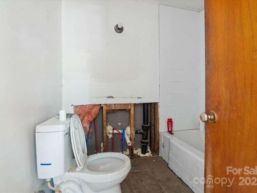 520 Summerow Road, Stanley, NC 28164.  MLS# CAR4278052, YatesRealty ID 27489. 