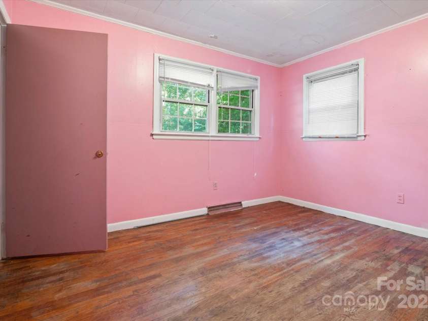 520 Summerow Road, Stanley, NC 28164.  MLS# CAR4278052, YatesRealty ID 27489. 