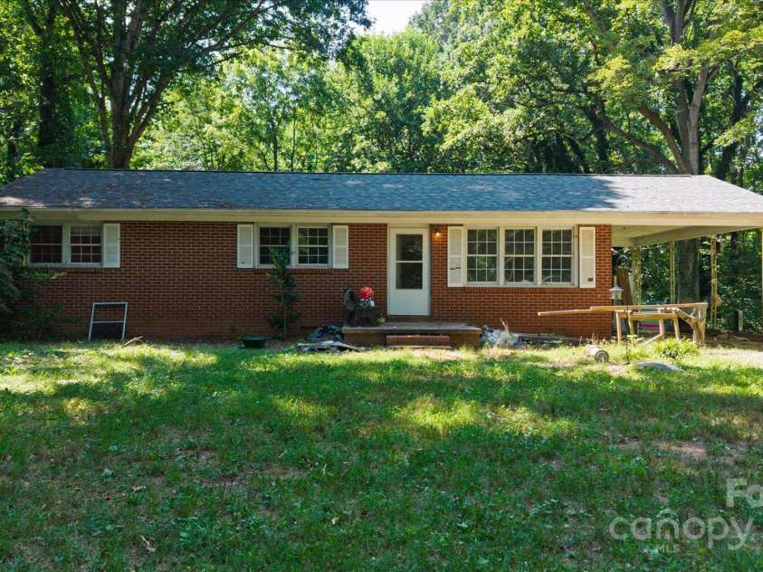520 Summerow Road, Stanley, NC 28164.  MLS# CAR4278052, YatesRealty ID 27489. 