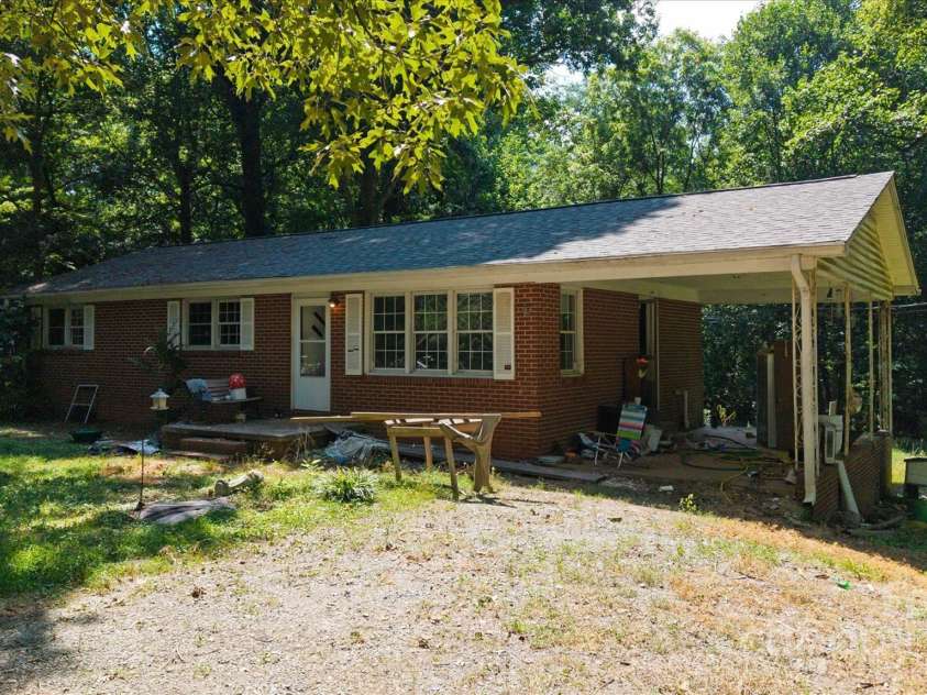 520 Summerow Road, Stanley, NC 28164.  MLS# CAR4278052, YatesRealty ID 27489. 
