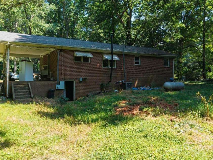 520 Summerow Road, Stanley, NC 28164.  MLS# CAR4278052, YatesRealty ID 27489. 