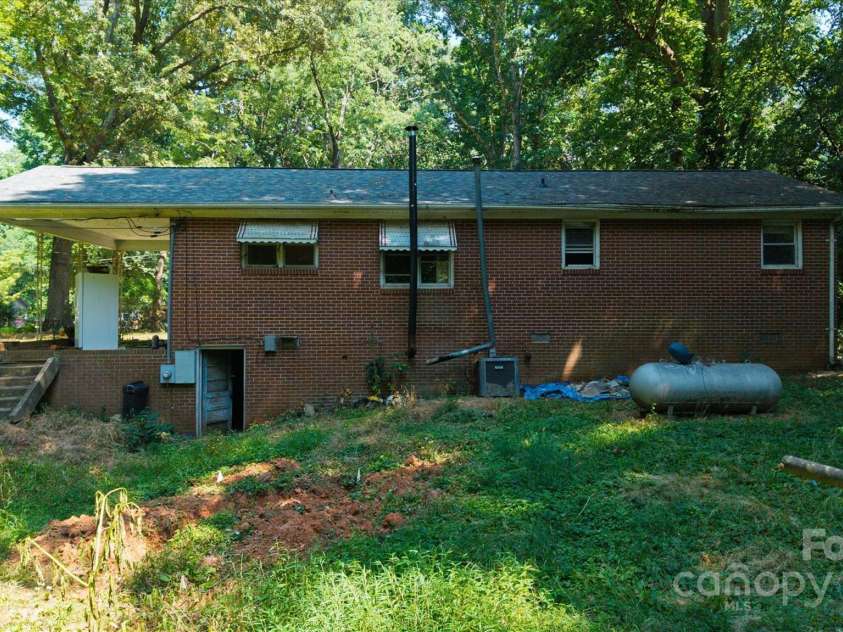 520 Summerow Road, Stanley, NC 28164.  MLS# CAR4278052, YatesRealty ID 27489. 