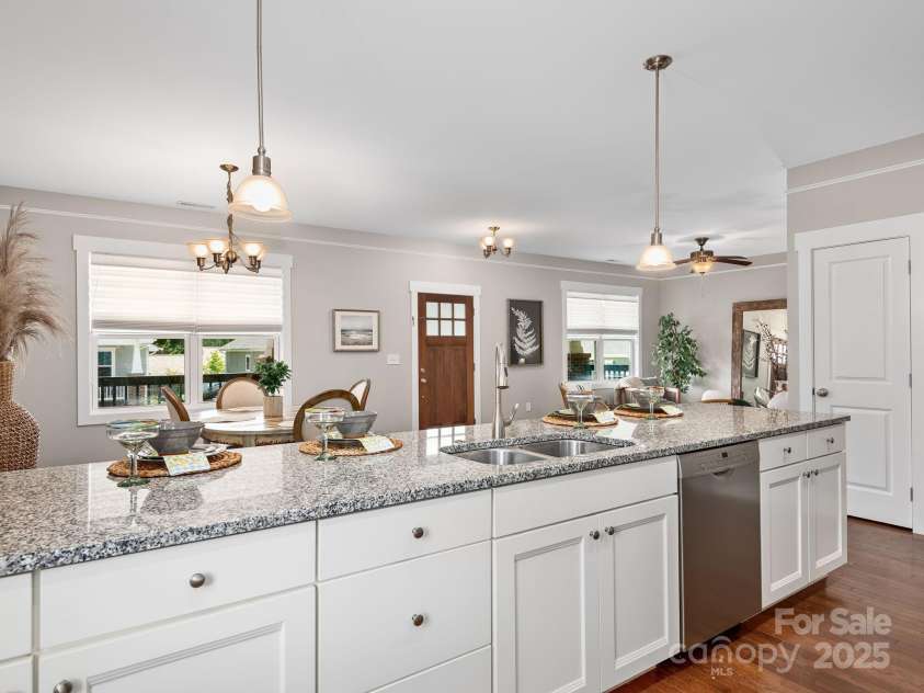 9 Hyde Park Place, Arden, NC 28704.  MLS# CAR4217038, YatesRealty ID 2749. 