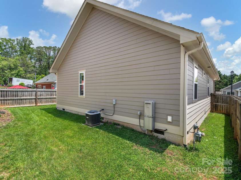 9 Hyde Park Place, Arden, NC 28704.  MLS# CAR4217038, YatesRealty ID 2749. 