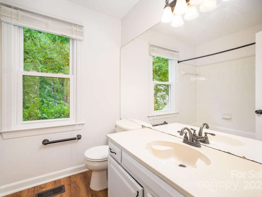 7106 Kinsmore Lane, Charlotte, NC 28269.  MLS# CAR4250943, YatesRealty ID 27491. Bathroom