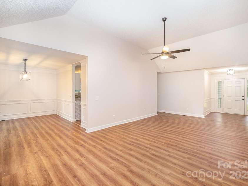 7106 Kinsmore Lane, Charlotte, NC 28269.  MLS# CAR4250943, YatesRealty ID 27491. Dining room/Living room