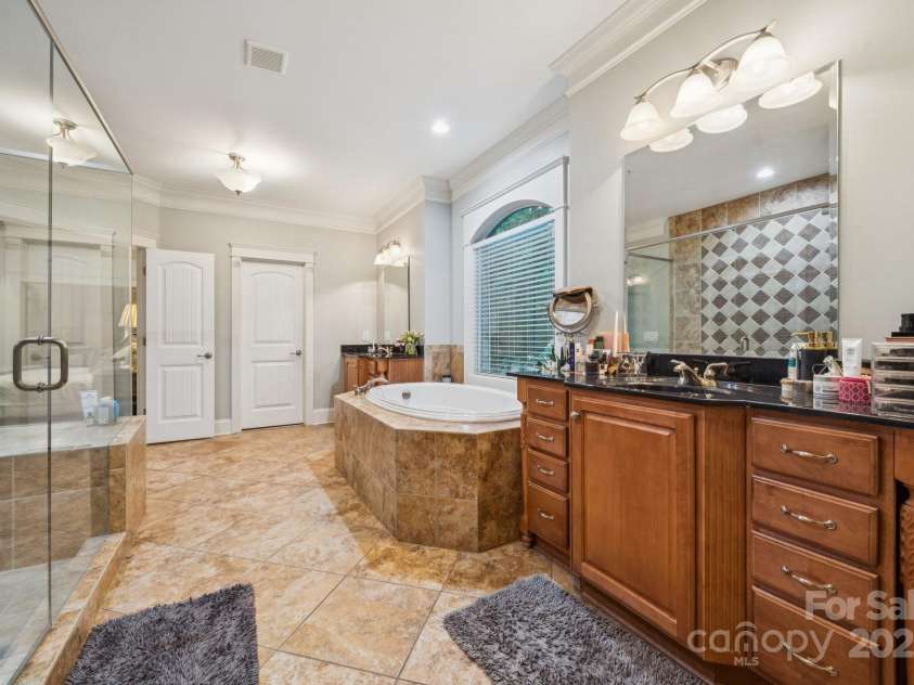 3519 McPherson Street, Waxhaw, NC 28173.  MLS# CAR4279631, YatesRealty ID 27492. Primary bath
