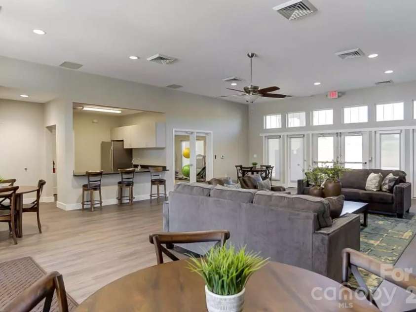 1320 Knob Creek Drive, Gastonia, NC 28054.  MLS# CAR4281293, YatesRealty ID 27493. Amenities